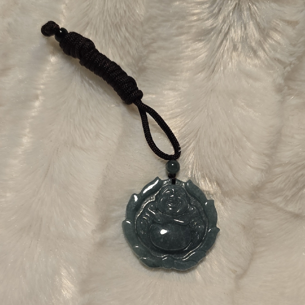 Elegant Jade Pendant Necklace